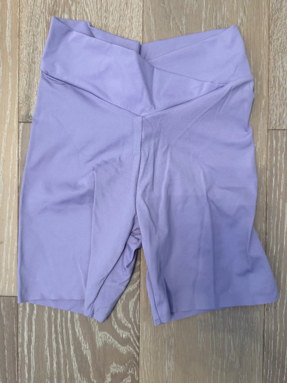 V Cross Waist Scrunch Bum Bike shorts